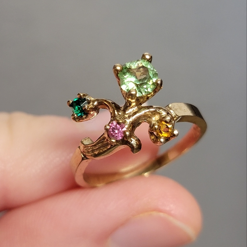 Vintage Floral Gemstone Ring Mothers Ring Grandmothers Birthstone Cottagecore